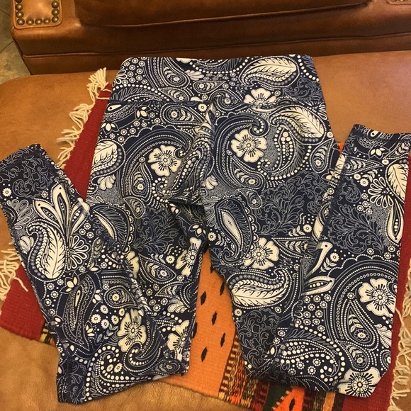 Old Navy Active Small Petite Go-Dry Workout Leggings - Picture 7 of 8